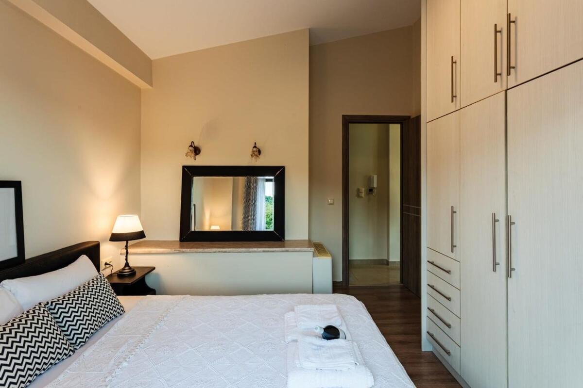 Villa Armonia - Beachfront Majestic Retreat Petalídhion المظهر الخارجي الصورة