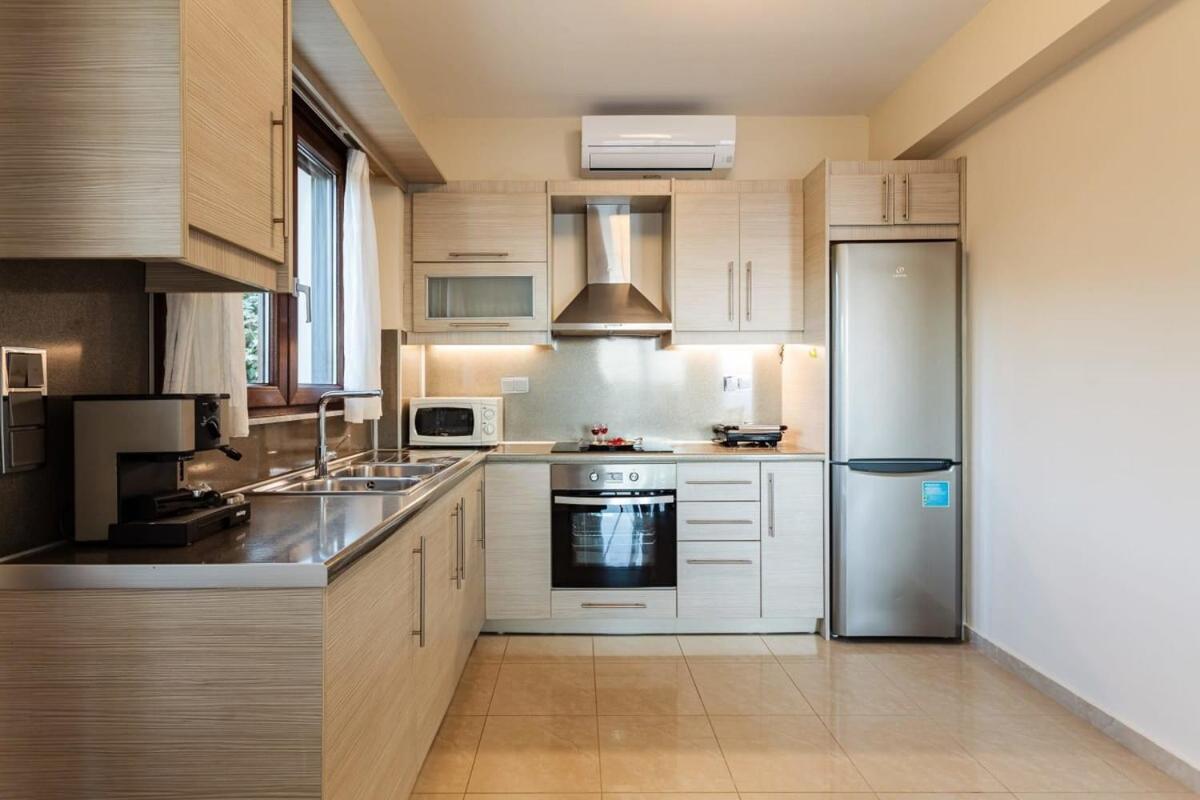 Villa Armonia - Beachfront Majestic Retreat Petalídhion المظهر الخارجي الصورة