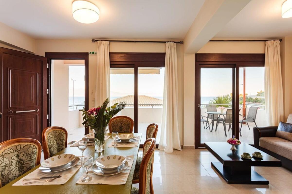 Villa Armonia - Beachfront Majestic Retreat Petalídhion المظهر الخارجي الصورة