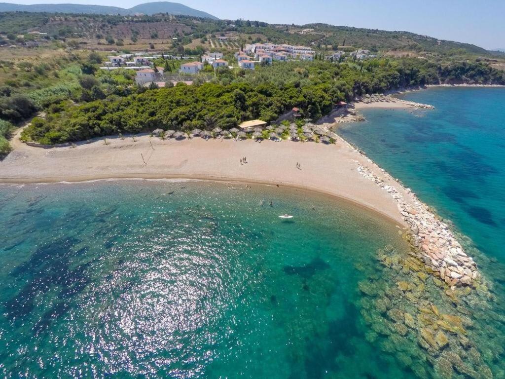 Villa Armonia - Beachfront Majestic Retreat Petalídhion المظهر الخارجي الصورة